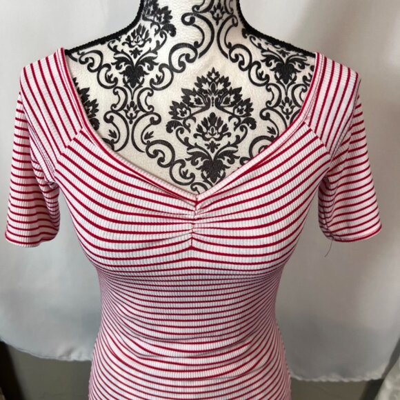 Boohoo Red & White Striped Ribbed V-Neck Bodysuit Size US 6 / UK 10 - Picture 3 of 9